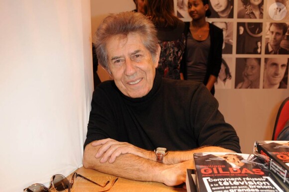 La Salon du Livre 2010 se tient à Paris jusqu'au 31 mars, et accueille de nombreux people-auteurs, dont Philippe Gildas