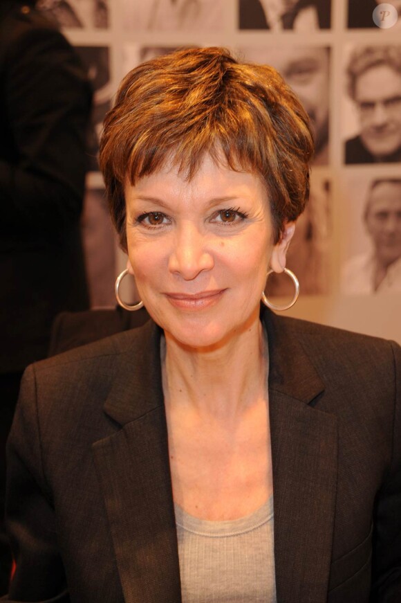 La Salon du Livre 2010 se tient à Paris jusqu'au 31 mars, et accueille de nombreux people-auteurs, dont Catherine Laborde