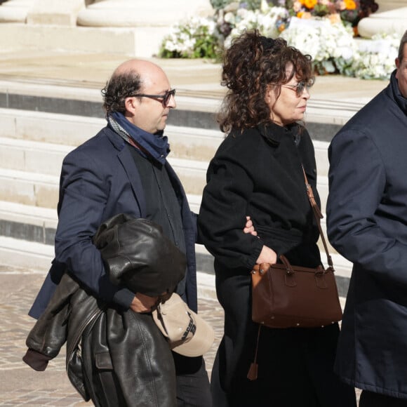 Isabelle Mergault et Jean-Louis Barcelona - Obsèques de Michel Blanc, à Saint-Eustache, le jeudi 10 octobre 2024