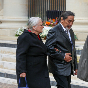 Josiane Balasko et son mari George Aguilar - Obsèques de Michel Blanc en l'église Saint-Eustache à Paris, le 10 octobre 2024. © Moreau / Jacovides / Bestimage