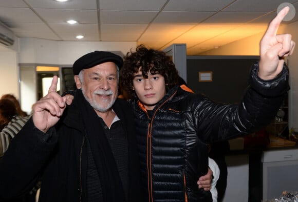 Exclusif - Francis Perrin et son fils Louis, atteint d'autisme - Mobilisation des people pour l'association SOS Autisme en France lors d'un shooting au studio Invisu à Paris, le 7 et 8 février 2016. © Rachid Bellak/Bestimage 