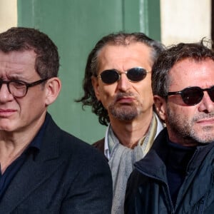 Dany Boon, Bernard Montiel - Sortie des Obsèques de Michel Blanc en l'église Saint-Eustache à Paris, le 10 octobre 2024. © Moreau / Jacovides / Bestimage 