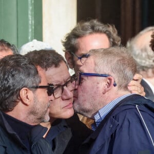 Catherine Jacob, Bernard Montiel, Dany Boon, Dominique Segall, Jean-Noël Mirande - Sortie des Obsèques de Michel Blanc en l'église Saint-Eustache à Paris, le 10 octobre 2024. © Moreau / Jacovides / Bestimage 