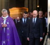 Les obsèques de Michel Blanc s'y sont déroulées le 10 octobre 2024
Le cercueil de Michel Blanc est applaudi à la sortie de l'Eglise - Sortie des Obsèques de Michel Blanc en l'église Saint-Eustache à Paris, le 10 octobre 2024. © Moreau / Jacovides / Bestimage 