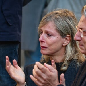 Karin Viard émue aux larmes - Sortie des Obsèques de Michel Blanc en l'église Saint-Eustache à Paris, le 10 octobre 2024. © Moreau / Jacovides / Bestimage 