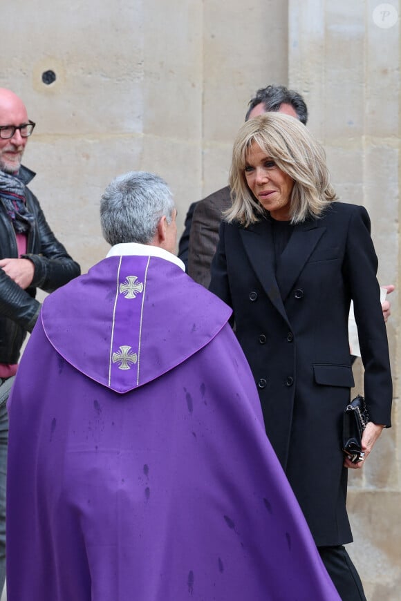 Brigitte Macron, la première dame de France - Obsèques de Michel Blanc en l'église Saint-Eustache à Paris, le 10 octobre 2024. © Moreau / Jacovides / Bestimage  Funeral of Michel Blanc at the Saint-Eustache church in Paris, October 10, 2024. 