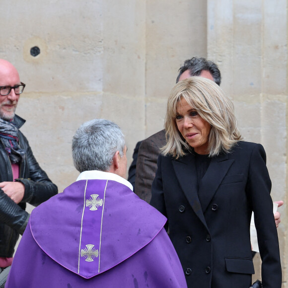 Brigitte Macron, la première dame de France - Obsèques de Michel Blanc en l'église Saint-Eustache à Paris, le 10 octobre 2024. © Moreau / Jacovides / Bestimage  Funeral of Michel Blanc at the Saint-Eustache church in Paris, October 10, 2024. 