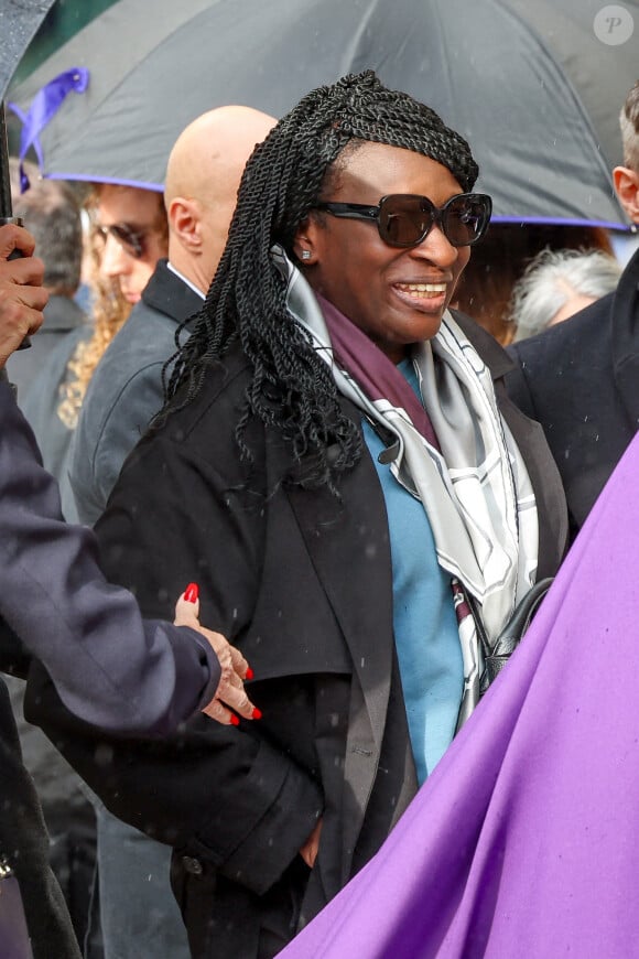 Ramatoulaye Diop, la compagne du défunt - Obsèques de Michel Blanc en l'église Saint-Eustache à Paris, le 10 octobre 2024. © Moreau / Jacovides / Bestimage  Funeral of Michel Blanc at the Saint-Eustache church in Paris, October 10, 2024. 