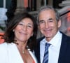 Des ventes présentées à l’écran ne se concrétisent pas toujours
La famille Kretz : "L'Agence" sur TMC : Sandrine et Olivier Kretz - Soirée de gala des 50 ans de la Fondation Claude Pompidou à l'Hôtel Marcel Dassault à Paris le 12 avril 2022. Rachid Bellak / LMS / Bestimage 