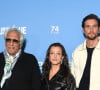 Depuis, Gérard Darmon enchaîne les projets et se renouvelle avec des rôles qu'il interprète avec authenticité.
Franck Bellocq, Camille Lellouche, Lionel Erdogan, Michele Laroque, Gerard Darmon attending L'Heureuse Elue premiere held at the UGC Bercy in Paris, France on September 11, 2024. Photo by Lionel Urman/ABACAPRESS.COM