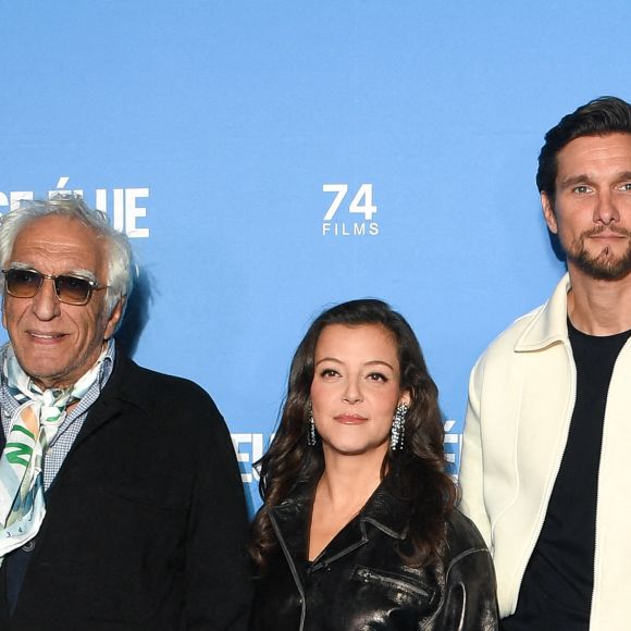 Depuis, Gérard Darmon enchaîne les projets et se renouvelle avec des rôles qu'il interprète avec authenticité.
Franck Bellocq, Camille Lellouche, Lionel Erdogan, Michele Laroque, Gerard Darmon attending L'Heureuse Elue premiere held at the UGC Bercy in Paris, France on September 11, 2024. Photo by Lionel Urman/ABACAPRESS.COM