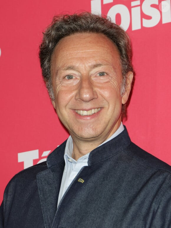 Étonnamment, oui ! 
Stéphane Bern - Photocall de la soirée "Télé Loisirs Awards 2024" aux Jardins du Pont-Neuf à Paris. © Coadic Guirec/Bestimage