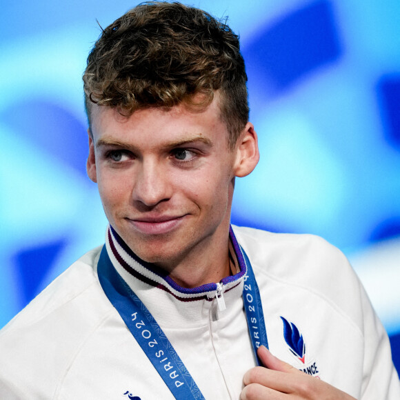 Désormais, les marques se l'arrachent toutes !
Leon Marchand de l'équipe de France célèbre la médaille de bronze de la finale du relais 4x100m quatre nages masculin lors des Jeux Olympiques Paris 2024, à Paris La Défense Arena, à Paris, France, le 04 août 2024. Photo par Julien Poupart/ABACAPRESS.COM