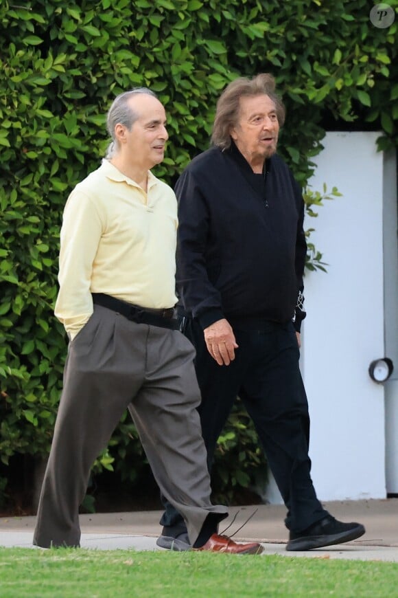 EXCLUSIF Beverly Hills, CA - Al Pacino a été vu en train de se promener, marquant sa première apparition publique depuis que des rumeurs ont fait surface sur son ex, Noor Alfallah, qui pourrait sortir avec l'humoriste Bill Maher. Les rumeurs ont été lancées après qu'Alfallah et Maher aient été aperçus quittant le Château Marmont ensemble. Sur la photo : Al Pacino