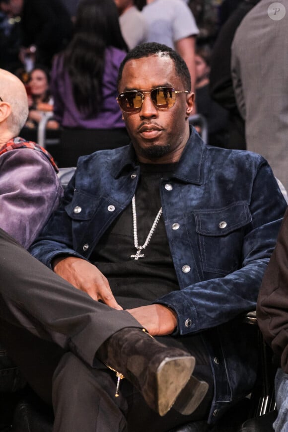 Sean Combs (Sean John, Puff Daddy, Puffy, Diddy, P. Diddy, Brother Love) lors du match de NBA "Lakers - Warriors" au Staples Center à Los Angeles, le 29 novembre 2017. © CPA/Bestimage 