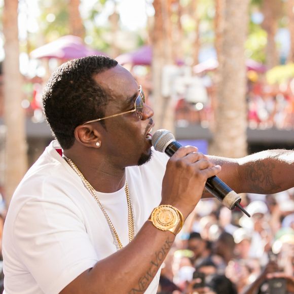 Sean John Combs, connu sous les noms de Puff Daddy, Puffy, Diddy et P. Diddy au Rehab Beach Club à Las Vegas le 1er juillet 2017 