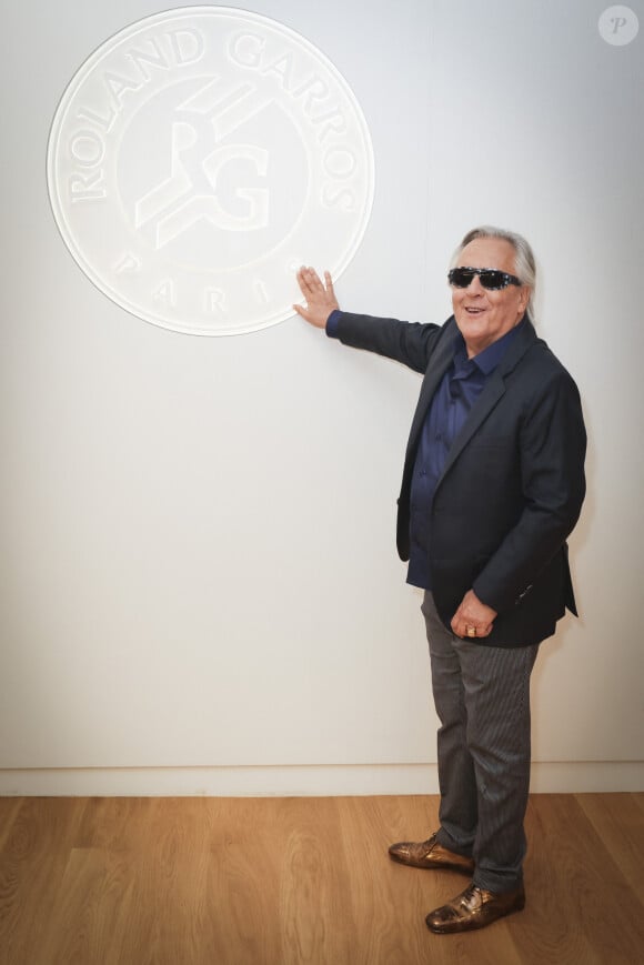 Exclusif - Gilbert Montagné - Backstage - Enregistrement de l'émission "Le plus grand karaoké de France : Les tubes de légendes" au stade Roland Garros à Paris, diffusée le 24 août à 21h10 sur M6 © Jack Tribeca / Bestimage