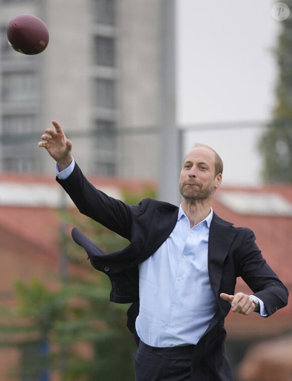 Le prince William, prince de Galles assiste à un événement de la NFL Foundation UK, un format de football américain inclusif et rapide à Kennington Park, Londres le 15 octobre 2024. © Kin Cheung/WPA-Pool via Julien Burton / Bestimage 