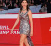 Vêtue d'une somptueuse robe argentée qui mettait en lumière ses jambes galbées, l'actrice de 46 ans a fait sensation.
Laetitia Casta 19ème édition du Rome Film Fest Cérémonie d'ouverture et tapis rouge du film -Berlinguer. La Grande Ambizione- Rome, Italie 16 octobre 2024