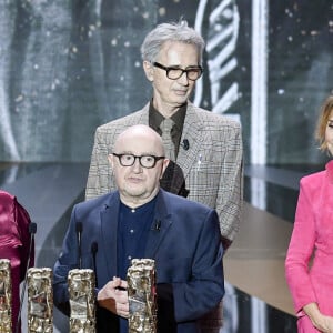 Un César spécial pour la troupe du Splendid, Josiane Balasko, Michel Blanc, Thierry Lhermitte, Marie-Anne Chazel, Gérard Jugnot, Christian Clavier et Bruno Moynot, sur scène lors de la 46ème cérémonie des César à l'Olympia à Paris le 12 mars 2021. © Pierre Villard/ Pool / Bestimage