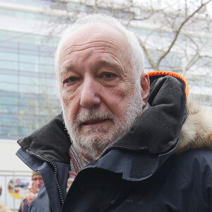 François Berléand à la sortie des studios de RTL à Paris, France, le 7 décembre 2023. © Jonathan Rebboah/Panoramic/Bestimage