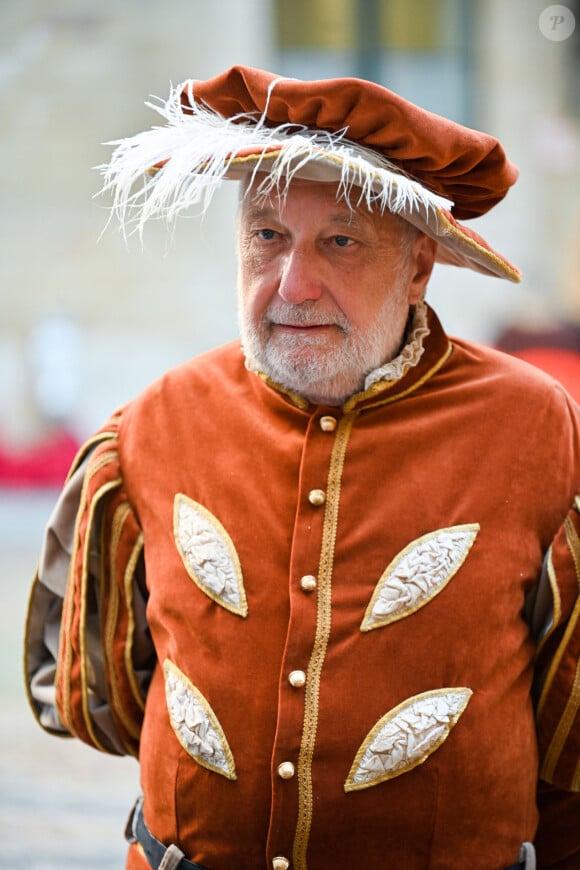 François Berléand, en héraut, lors de l'Ommegang de Bruxelles. Pour célébrer ses 90 ans, l'Ommegang célèbre cette année la venue de Charles Quint à Bruxelles. Le 29 juin 2022