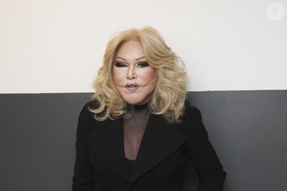 Exclusif - Jocelyne Wildenstein, sur le plateau de l'enregistrement de l'émission " Face à Hanouna " présentée par C.Hanouna et diffusée sur C8 le 20 octobre 2024, à Paris, France, le 17 octobre 2024. © Jack Tribeca/Bestimage 