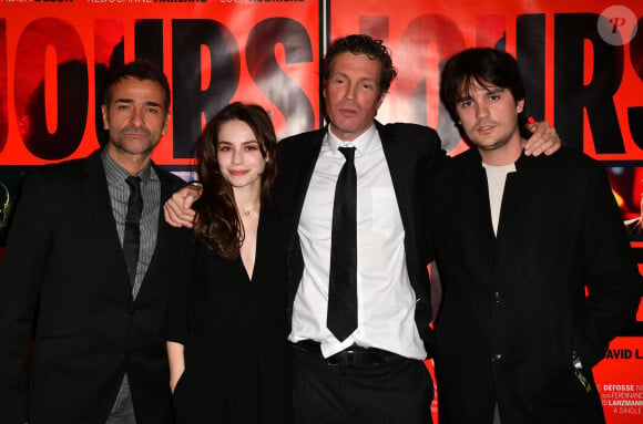 Mikaël Fitoussi, Lola Aubrière, le réalisateur David Lanzmann, Alain-Fabien Delon lors de l'avant-première du film "Jours sauvages" au cinéma Max Linder à Paris le 3 avril 2023. © Veeren / Bestimage