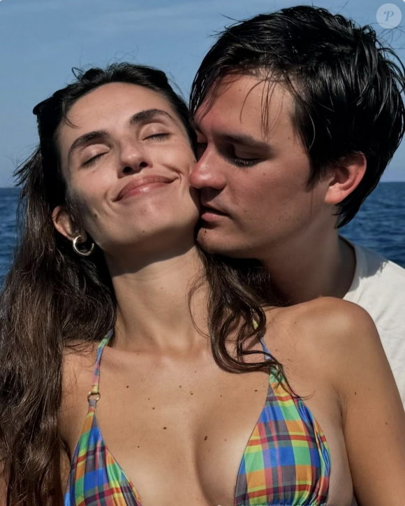 Le couple officialise enfin !
Alain-Fabien Delon et Laura Bensadoun en Grèce