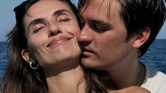 Alain-Fabien Delon officialise avec sa petite-amie Laura : photos de leur escapade très loin de Douchy