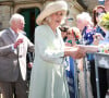 Actuellement en tournée en Océanie, le roi Charles III et son épouse, la reine Camilla ont été interpellés par Lidia Thorpe, une sénatrice aborigène lors de sa visite au Parlement australien.
Le roi Charles III d'Angleterre et Camilla Parker Bowles, reine consort d'Angleterre, assistent à une cérémonie à l'église anglicane St. Thomas à Sydney, le 20 octobre 2024. 