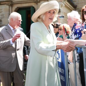 Actuellement en tournée en Océanie, le roi Charles III et son épouse, la reine Camilla ont été interpellés par Lidia Thorpe, une sénatrice aborigène lors de sa visite au Parlement australien.
Le roi Charles III d'Angleterre et Camilla Parker Bowles, reine consort d'Angleterre, assistent à une cérémonie à l'église anglicane St. Thomas à Sydney, le 20 octobre 2024. 