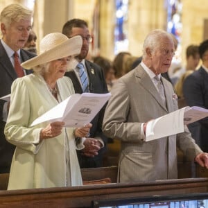 Le roi Charles III d'Angleterre et Camilla Parker Bowles, reine consort d'Angleterre, assistent à une cérémonie à l'église anglicane St. Thomas à Sydney, le 20 octobre 2024. La visite du roi en Australie sera sa première en tant que monarque, et le CHOGM, réunion des chefs de gouvernement du Commonwealth 2024 (21-26 octobre) à Samoa, sera sa première en tant que chef du Commonwealth. 