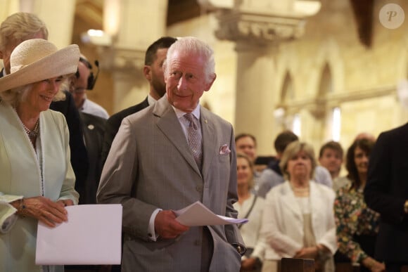 Le roi Charles III d'Angleterre et Camilla Parker Bowles, reine consort d'Angleterre, assistent à une cérémonie à l'église anglicane St. Thomas à Sydney, le 20 octobre 2024. La visite du roi en Australie sera sa première en tant que monarque, et le CHOGM, réunion des chefs de gouvernement du Commonwealth 2024 (21-26 octobre) à Samoa, sera sa première en tant que chef du Commonwealth. 