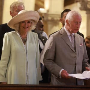 Le roi Charles III d'Angleterre et Camilla Parker Bowles, reine consort d'Angleterre, assistent à une cérémonie à l'église anglicane St. Thomas à Sydney, le 20 octobre 2024. La visite du roi en Australie sera sa première en tant que monarque, et le CHOGM, réunion des chefs de gouvernement du Commonwealth 2024 (21-26 octobre) à Samoa, sera sa première en tant que chef du Commonwealth. 