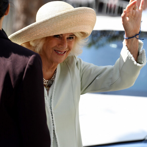 Le roi Charles III d'Angleterre et Camilla Parker Bowles, reine consort d'Angleterre, assistent à la messe du dimanche à North Sydney, Australie, le 20 octobre 2024. 