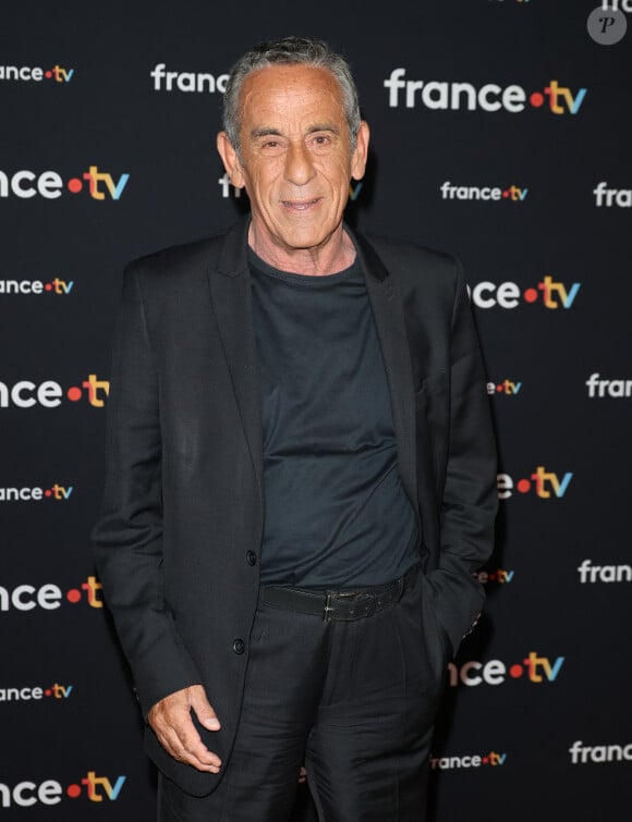 Thierry Ardisson au photocall pour la conférence de presse de rentrée de France TV à la Grande Halle de la Villette à Paris, France, le 11 juillet 2023. © Coadic Guirec/Bestimage 