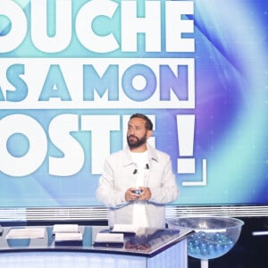 Exclusif - Cyril Hanouna, sur le plateau de l'émission " TPMP " présentée par C.Hanouna et diffusée en direct sur C8, Paris, France, le 23 septembre 2024. © Jack Tribeca / Bestimage 