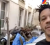 "J'ai fait de mon lit mon bureau. Ce qui est très étrange c'est que tu as des puits de jour, dans ma chambre j'ai un vasistas et la seule fenêtre qu'il y a t'as un espèce de terrain vague avec des cactus"
Joeystarr, Interview Konbini