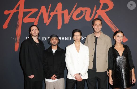 Bastien Bouillon, Mehdi Idir (réalisateur), Tahar Rahim, Grand Corps Malade ( GCM, Fabien Marsaud) et Marie-Julie Baup lors de l'avant-première du film "Monsieur Aznavour" au cinéma Le Grand Rex à Paris le 22 octobre 2024. © Coadic Guirec / Bestimage