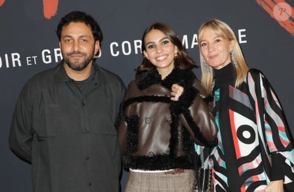 Jean-Rachid Kallouche (producteur), et Katia Aznavour (fille de C.Aznavour) et leur fille Leila lors de l'avant-première du film "Monsieur Aznavour" au cinéma Le Grand Rex à Paris le 22 octobre 2024. © Coadic Guirec / Bestimage