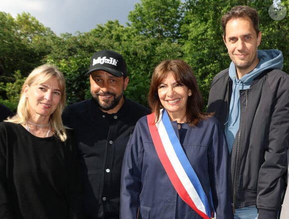 Katia Aznavour, Jean-Rachid, Anne Hidalgo et Grand Corps Malade - Inauguration du Jardin "Charles Aznavour", Avenue des Champs-Elysées à Paris à l'occasion du Centième anniversaire de sa naissance, le 22 mai 2024. © Coadic Guirec/Bestimage