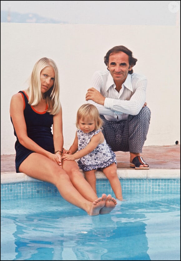 Le gendre de Charles Aznavour a honoré la mémoire de son beau-père
Rendez-vous avec Charles Aznavour et sa femme Ulla et leur fille Katia à Saint-Tropez en 1972