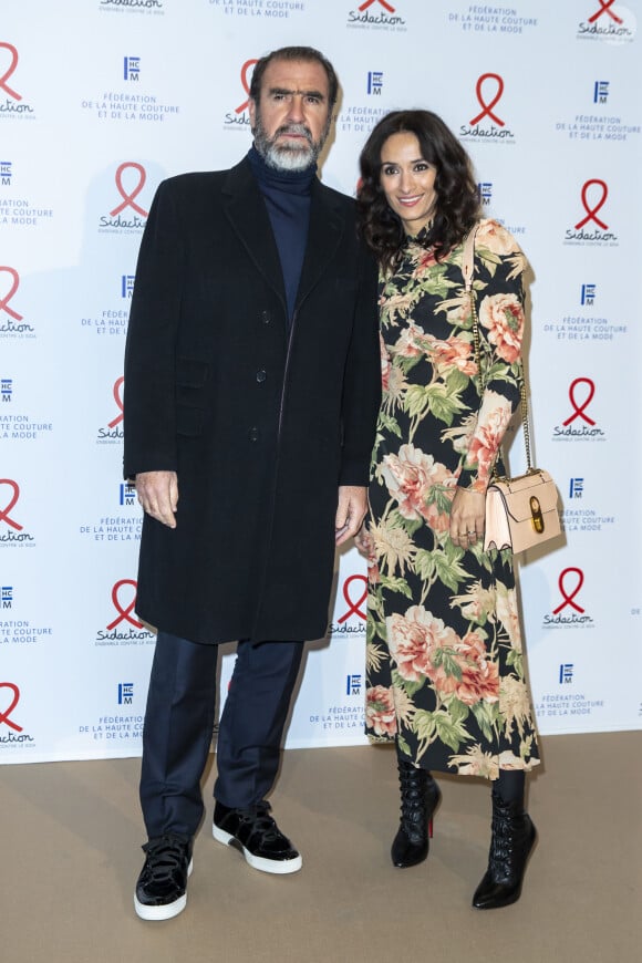 Eric Cantona et sa femme Rachida Brakni lors du photocall de la 18ème édition du "Dîner de la mode du Sidaction" au Pavillon Cambon Capucines - Potel et Chabot à Paris, France, le 23 janvier 2020. © Olivier Borde/Bestimage