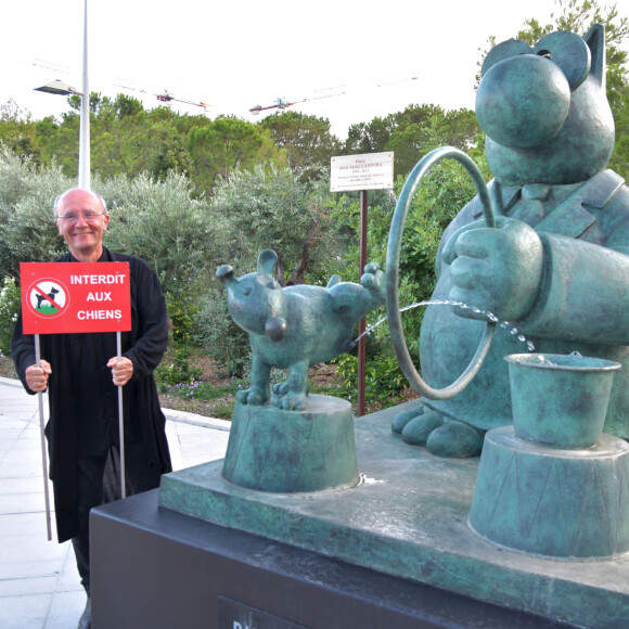 Exclusif - Philippe Geluck durant l'inauguration de l'exposition du Chat de Philippe Geluck à Monaco, le 5 juillet 2022, sur la Promenade du Larvotto. "Le Chat Déambule" est à découvrir du 6 juillet au 2 octobre 2022.