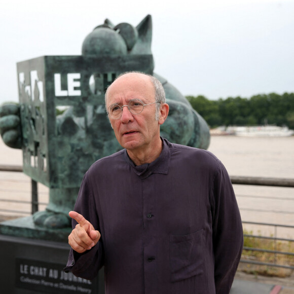 L'artiste Philippe Geluck investit les quais de Bordeaux avec l'exposition " Le Chat Déambule ". Après avoir séjourné plusieurs semaines sur les Champs Elysées, vingt statues monumentales du célèbre Chat viendront prendre leur quartier d'été à Bordeaux à partir du 17 juin et jusqu'au 2 octobre. Le 18 juin 2021. © Renaud Joubert / Panoramic / Bestimage 