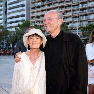 Exclusif - Philippe Geluck et sa femme Dany - Le prince Albert II de Monaco inaugure l'exposition "Le Chat déambule" de Philippe Geluck sur la promenade du Larvotto à Monaco le 5 juillet 2022. L'exposition est à découvrir du 6 juillet au 2 octobre 2022.