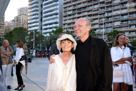 Exclusif - Philippe Geluck et sa femme Dany - Le prince Albert II de Monaco inaugure l'exposition "Le Chat déambule" de Philippe Geluck sur la promenade du Larvotto à Monaco le 5 juillet 2022. L'exposition est à découvrir du 6 juillet au 2 octobre 2022.