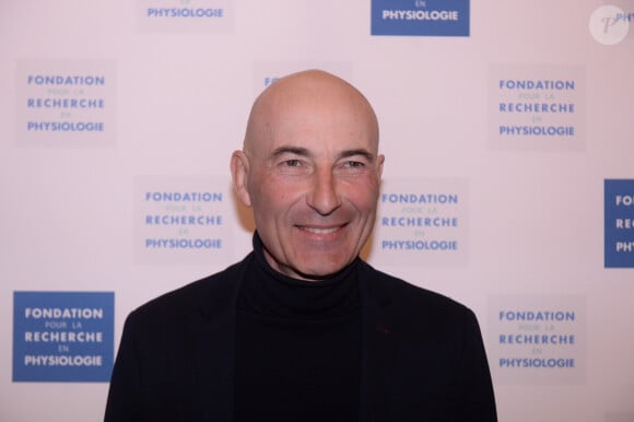 Nicolas Canteloup lors du photocall et du cocktail de la soirée des "Stéthos d'or 2023" à l'hôtel Four Seasons George V à Paris, France, le 27 mars 2023. Les "Stéthos d'Or" récompensent les artistes qui contribuent au bien-être de tous, organisé par la Fondation pour la Recherche en Physiologie. Les "Stéthos d’Or" mettent à l'honneur cette année encore les personnalités qui, par leurs implications et énergies positives, ont contribué à la grande réussite de cette manifestation. Grâce aux dons, les premiers programmes de recherches en France et la construction du laboratoire entièrement dédié à ces derniers ont pu voir le jour. D'autres avancées ont été présentées au cours de cette soirée composée d'un dîner avec les personnalités, de la remise des Stéthos d'Or puis d'une vente aux enchères. © Bellak-Guirec/Bestimage  Celebs attends the "Stethos D'Or 2023" Gala at Hotel Georges V on March 27, 2023 in Paris, France. 