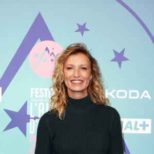 Alexandra Lamy au photocall des arrivées de la cérémonie de clôture du 27ème Festival International du Film de Comédie de l'Alpe d'Huez, France, le 20 janvier 2024. © Dominique Jacovides/Bestimage